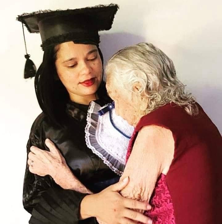 Professora natural de Castelo do Piauí é aprovada em concurso público da prefeitura de Sigefredo Pacheco ✨